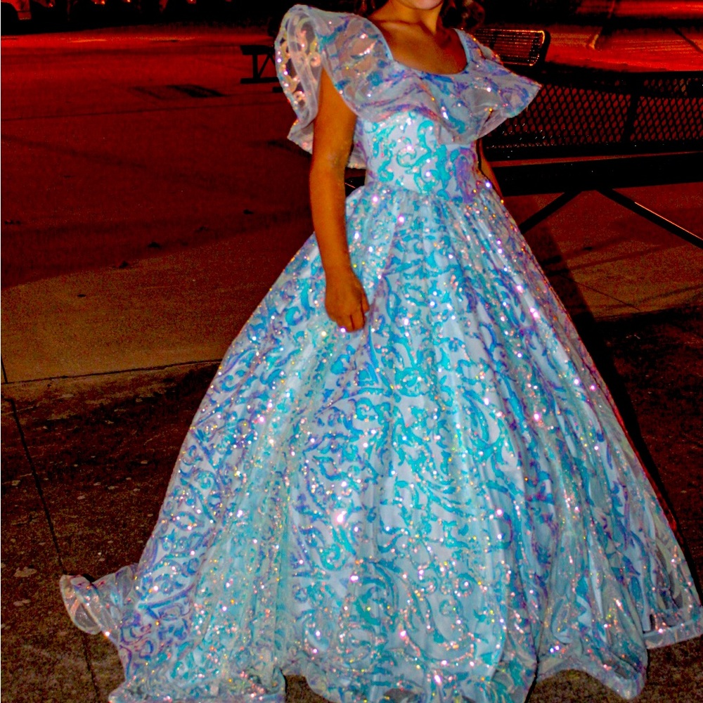 Angela WU, size 8, sparkles